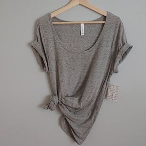 NWT LuLaRoe Heathered Gray Classic T